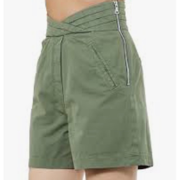 RtA Ellena Pleated Shorts 27 - Picture 4 of 5